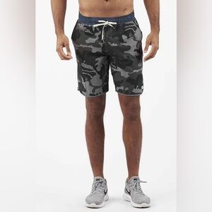 Vuori Banks Shorts 7.5" Camo Drawstring Shorts Athleisure Casual Gym Mens Small